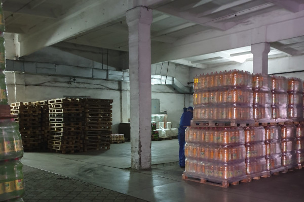 Действующий завод по производству безалкогольных напитков, минеральной воды и кукурузных палочек